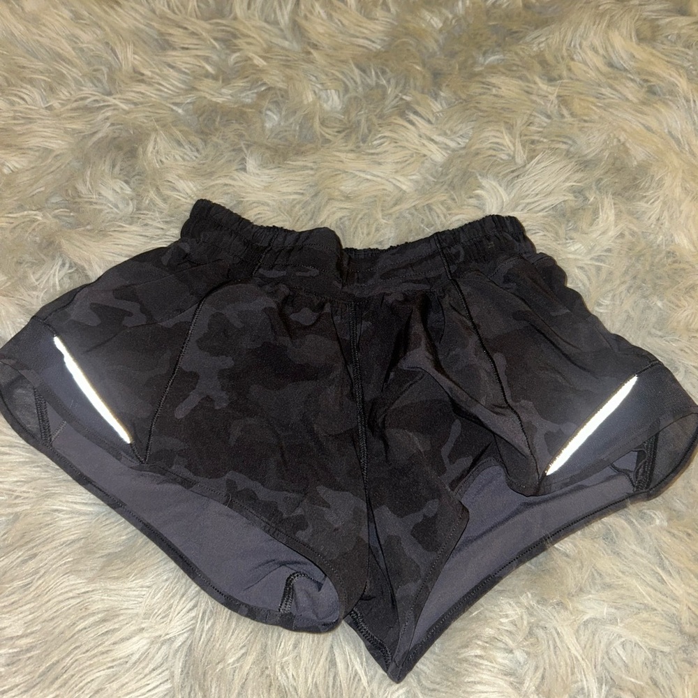 Camo Lululemon hotty hot shorts